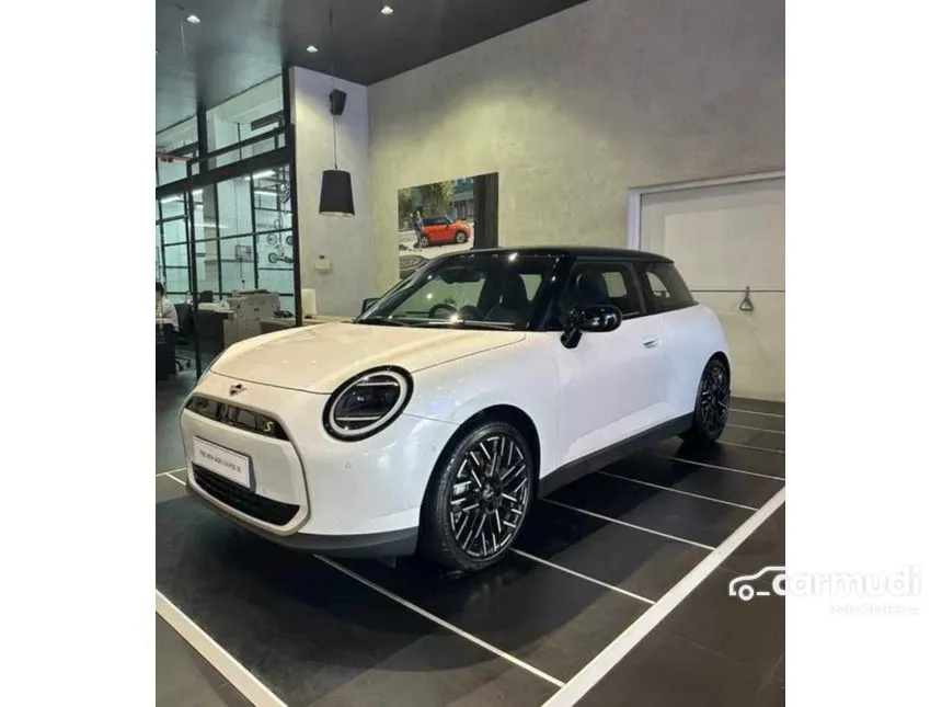 2024 MINI Cooper Cooper SE Hatchback