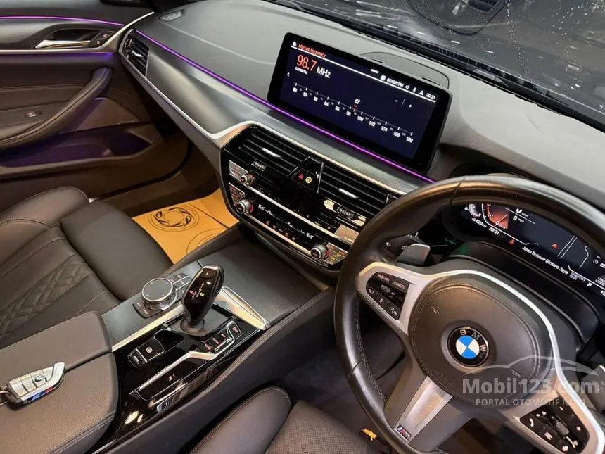 2023 BMW 520i M Sport Sedan