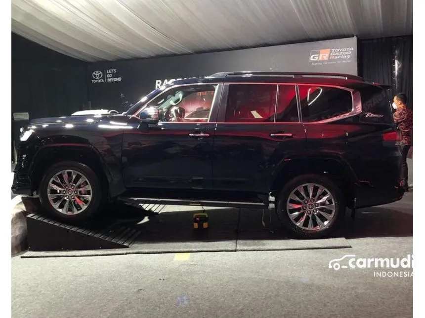 2024 Toyota Land Cruiser VX-R 70th Anniversary SUV