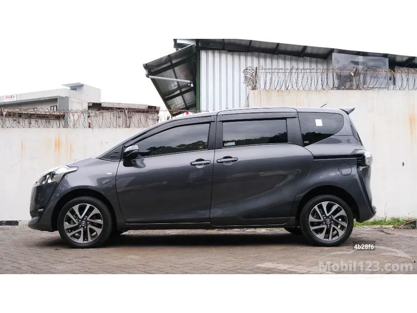 2020 Toyota Sienta V MPV