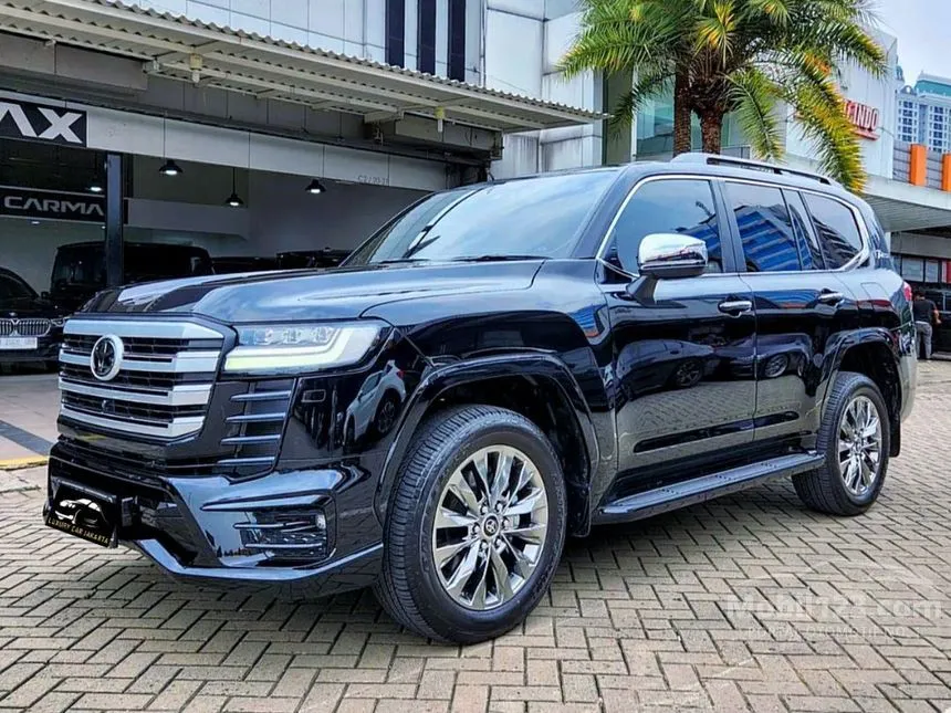 2022 Toyota Land Cruiser VX-R 70th Anniversary SUV