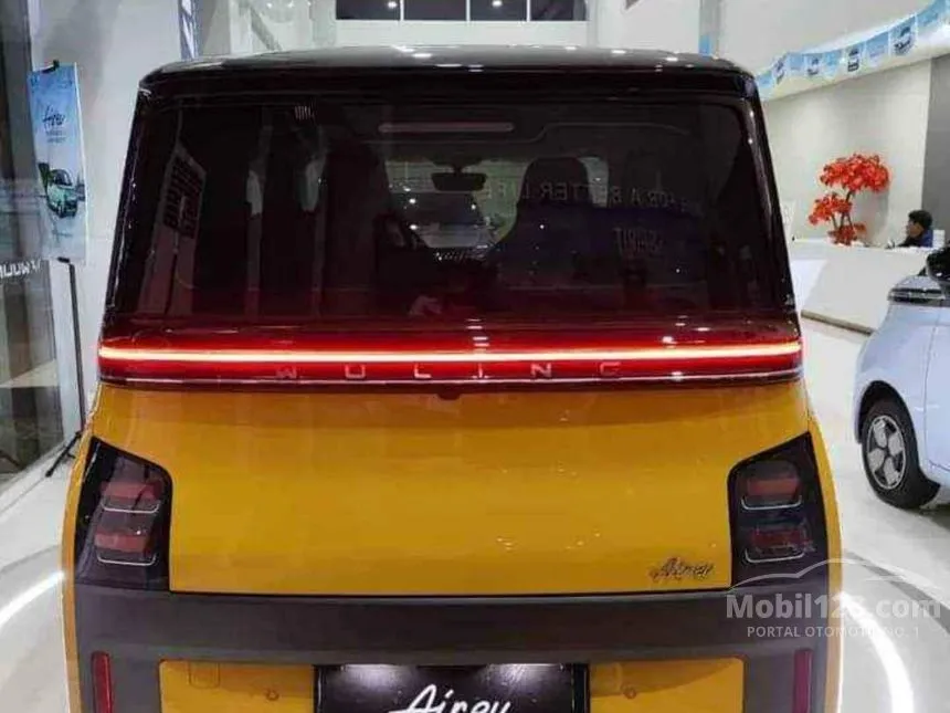 Jual Mobil Wuling EV 2024 Air ev Charging Pile Long Range di Jawa Barat Automatic Hatchback Kuning Rp 175.000.000