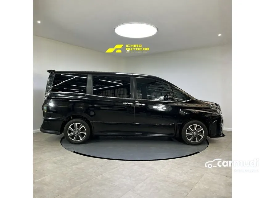 2019 Toyota Voxy MPV