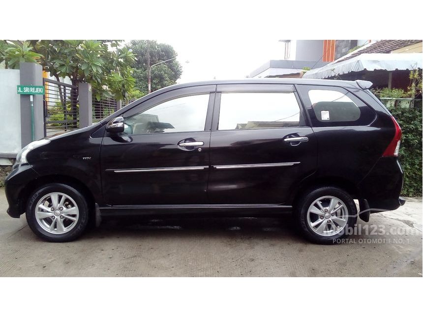 Jual Mobil  Toyota Avanza  2012  Veloz  1 5 di Jawa Barat 