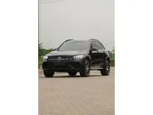 2022 Mercedes-Benz GLC200 2.0 Night Edition AMG Line SUV Black on Black Odo 19 Rb (TERMURAH)