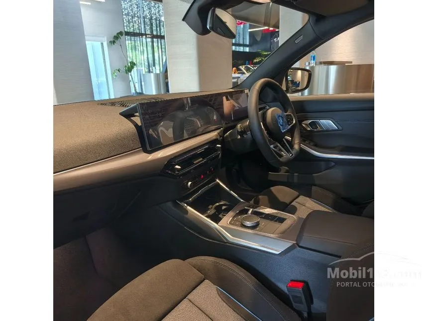 2025 BMW 320i M Sport Sedan