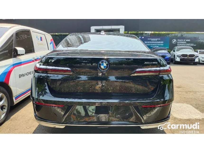 2024 BMW i7 xDrive60 Gran Lusso Sedan