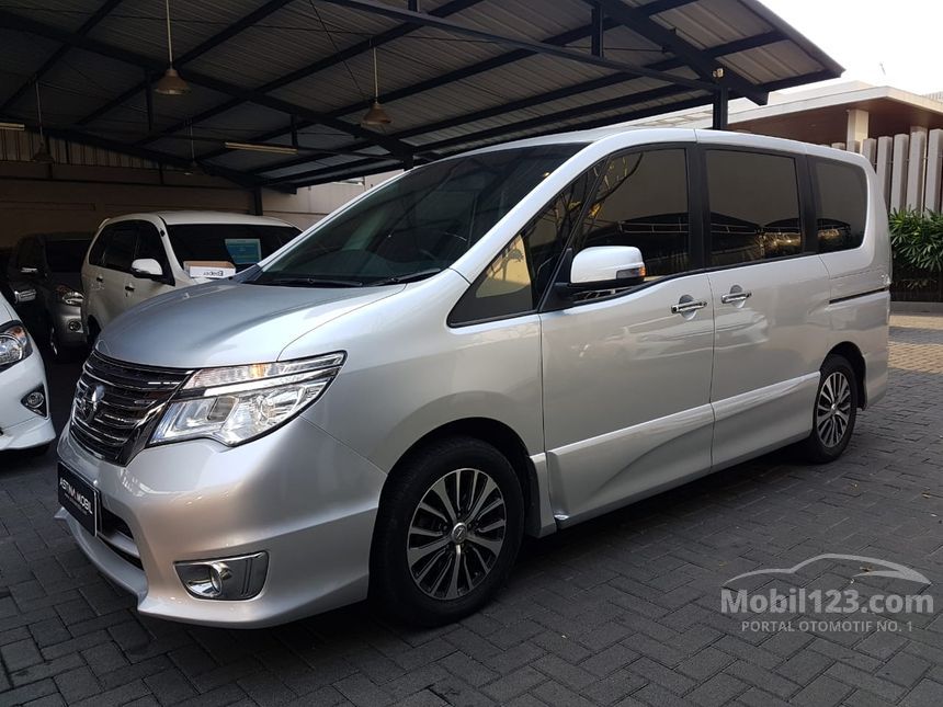 Nissan serena highway star