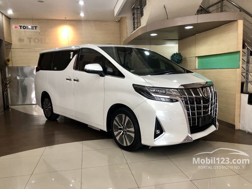 Toyota alphard 2020 года