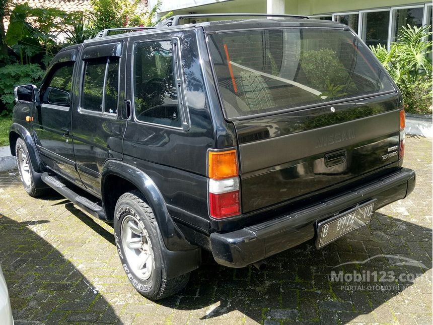 Jual Mobil Nissan Terrano 2002 Spirit 2.4 di DKI Jakarta 