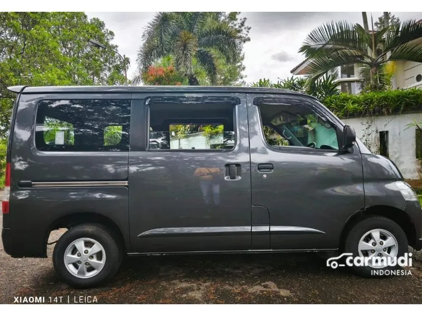 2017 Daihatsu Gran Max Mini Bus D Van