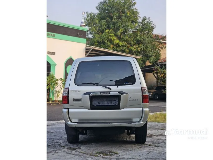 2016 Isuzu Panther LS SUV