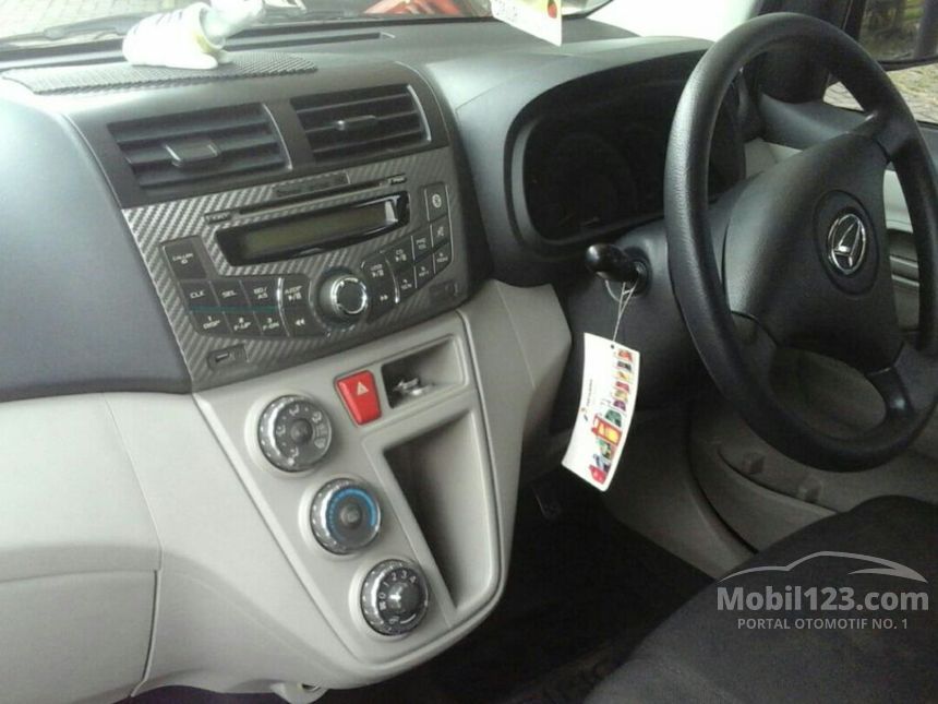 2011 Daihatsu Sirion D Hatchback