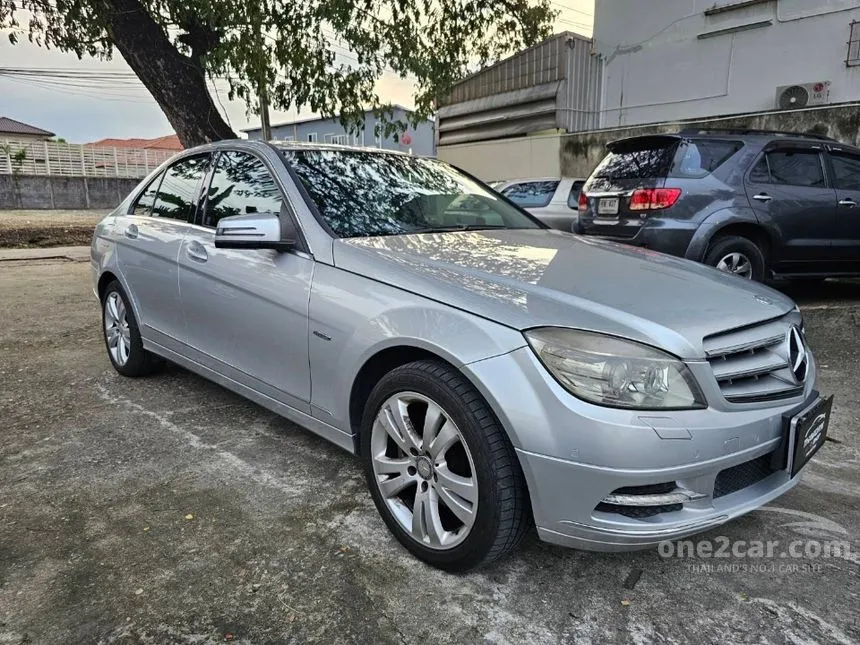 2011 Mercedes-Benz C200 CGI BlueEFFICIENCY Sedan