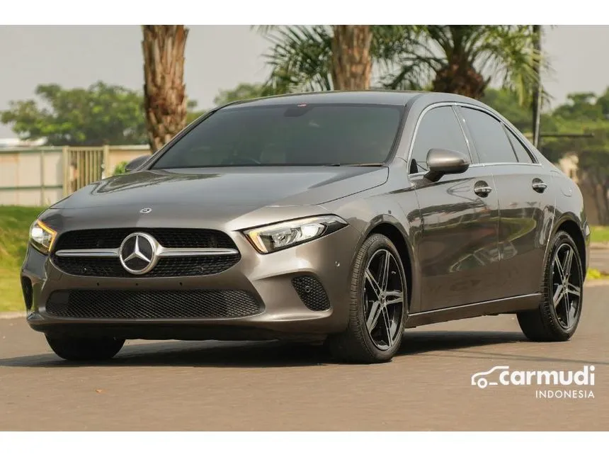 2022 Mercedes-Benz A200 progressive line Sedan
