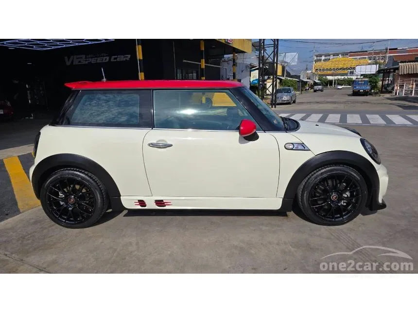 2007 Mini COOPER S 3-Door Hatchback