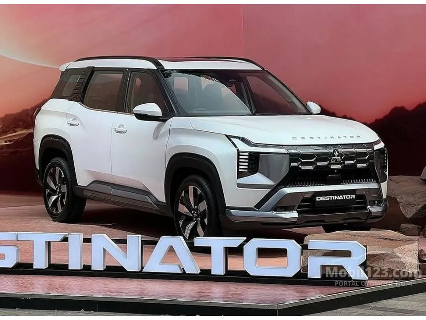 2026 Mitsubishi Destinator Ultimate Premium SUV