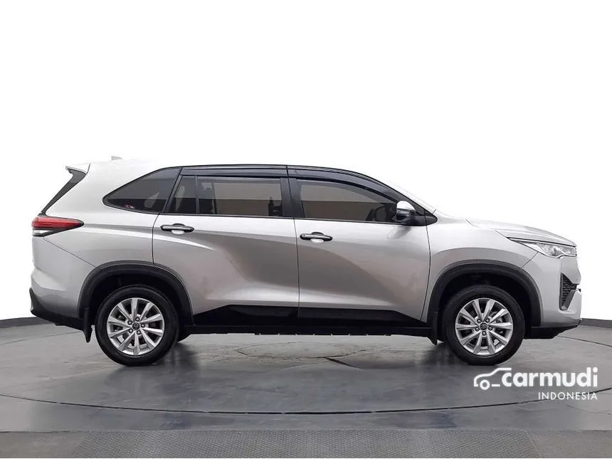 2022 Toyota Kijang Innova Zenix V HV MPV