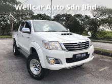 TOYOTA HILUX 2.5G AUTO NAVI REVERSE CAMERA 4 NEW TYRE XXX 878 1 CAREFUL OWNER ACCIDENT FREE