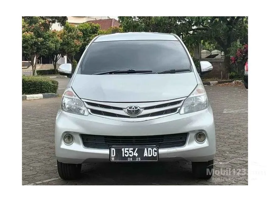 Jual Mobil Toyota Avanza 2015 E 1.3 di Jawa Barat Manual MPV Silver Rp 125.000.000