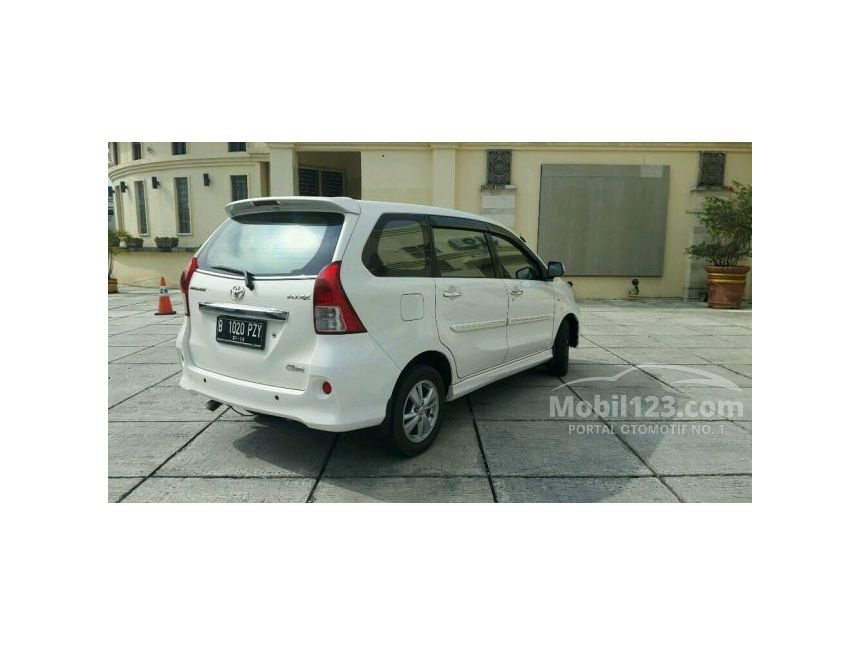 2013 Toyota Avanza Veloz MPV