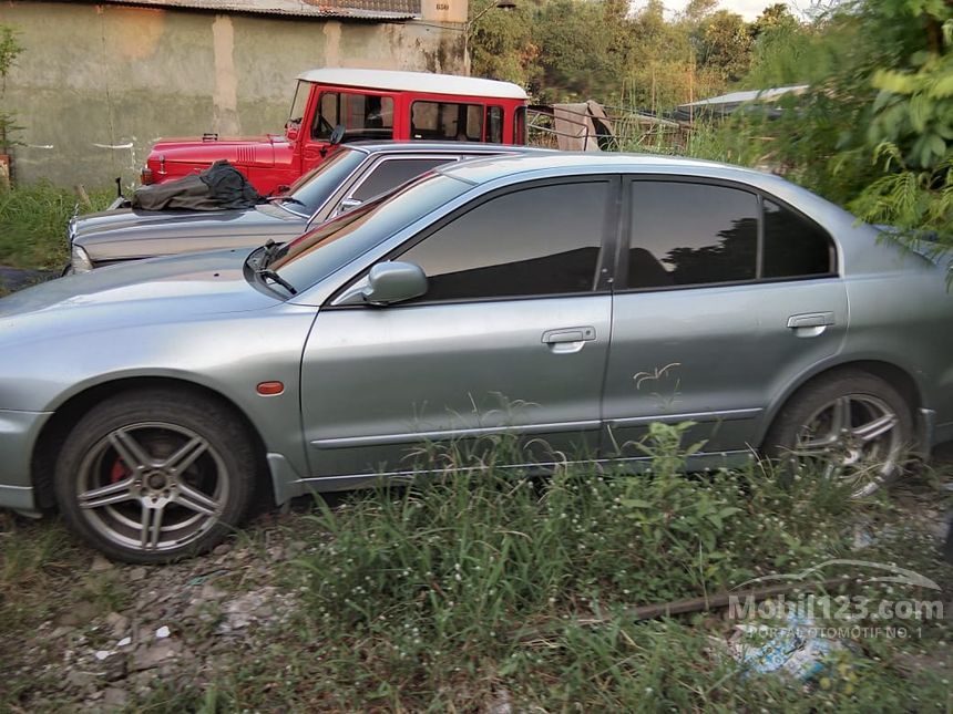 2002 Mitsubishi Galant Sedan