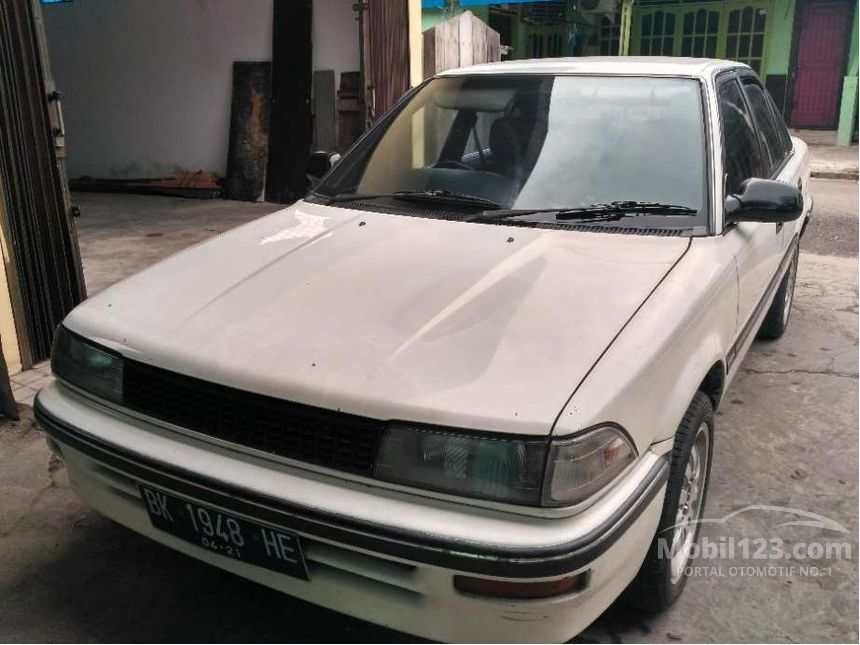 1990 Toyota Corolla Sedan