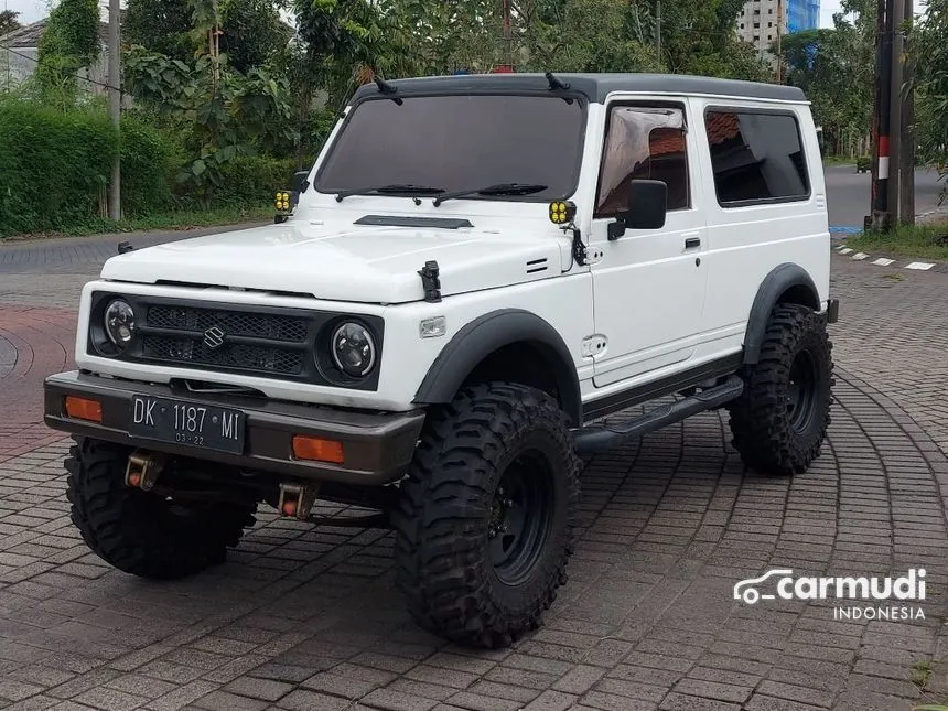 Suzuki Jimny 1990 1.0 in Jawa Timur Manual Jeep White for Rp 95.000.000