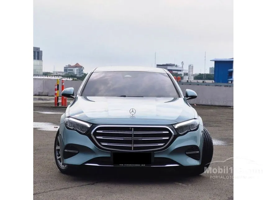 2025 Mercedes-Benz E200 Exclusive Line Sedan