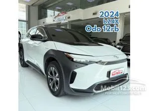 2023 Toyota BZ4X (2 Tone) SUV
