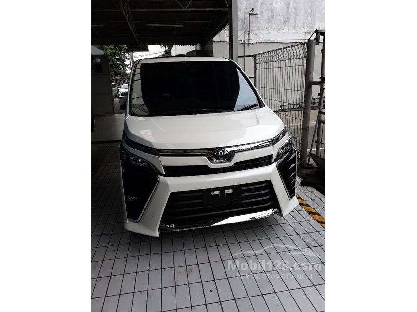 Jual Mobil Toyota Voxy 2019  R80 2 0 di DKI Jakarta 