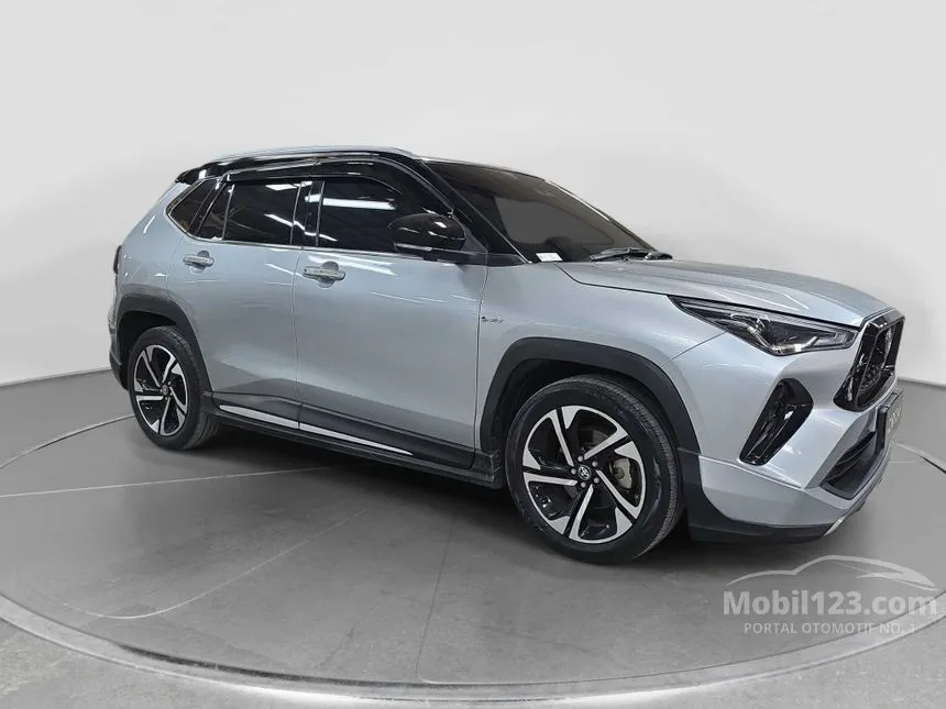2023 Toyota Yaris Cross S HV SUV