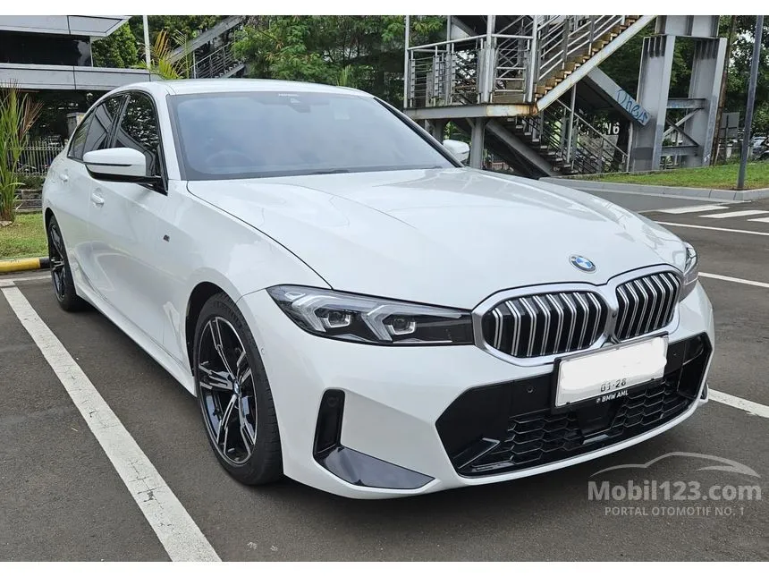 Jual Mobil BMW 320i 2022 M Sport 2.0 di DKI Jakarta Automatic Sedan Putih Rp 945.000.000