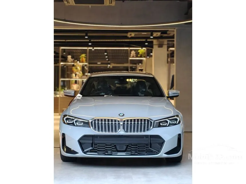 2025 BMW 320i M Sport Sedan