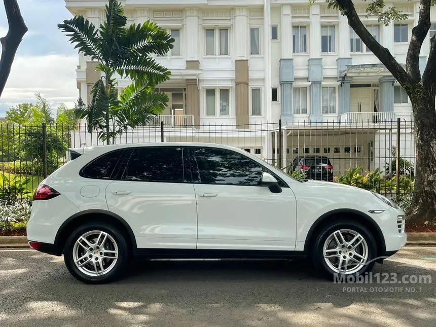 Jual Mobil Porsche Cayenne 2013 3.6 di Banten Automatic SUV Putih Rp