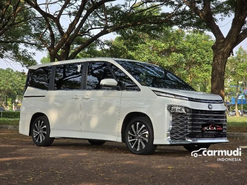 2022 Toyota Voxy Van Wagon