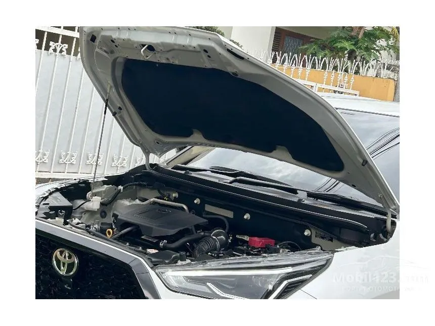 2023 Toyota Yaris Cross S HV (2 Tone) with GR Parts Aero Pkg SUV
