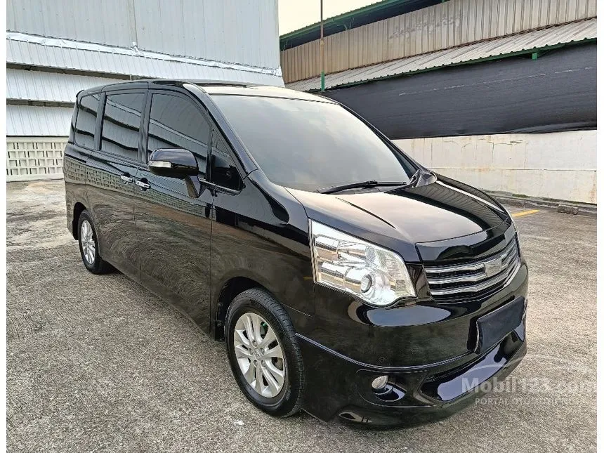 2014 Toyota NAV1 V Limited MPV