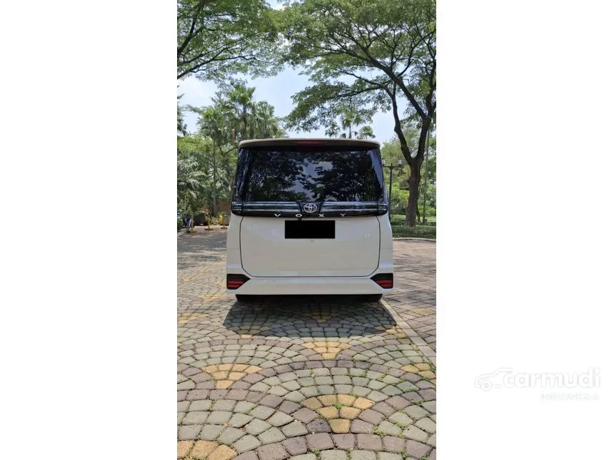 2023 Toyota Voxy (Premium Color) MPV