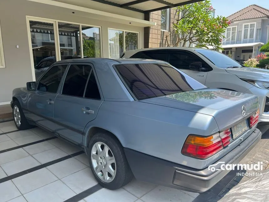 1997 Mercedes-Benz E230 W210 2.3 Automatic Sedan