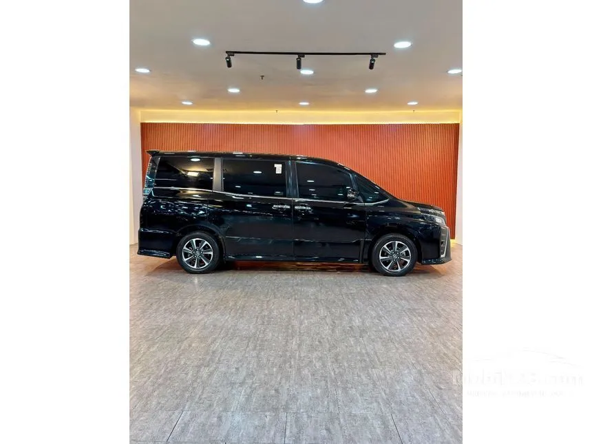 2020 Toyota Voxy MPV