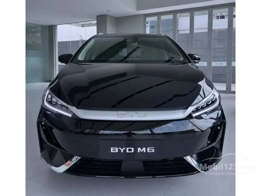 2025 BYD M6 Superior Captain 6-seater MPV