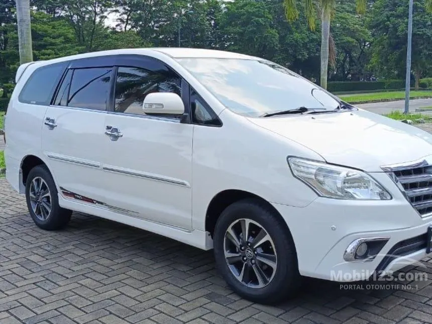 Jual Mobil Toyota Kijang Innova 2014 V Luxury 2.0 di Jawa Barat Automatic MPV Putih Rp 185.000.000