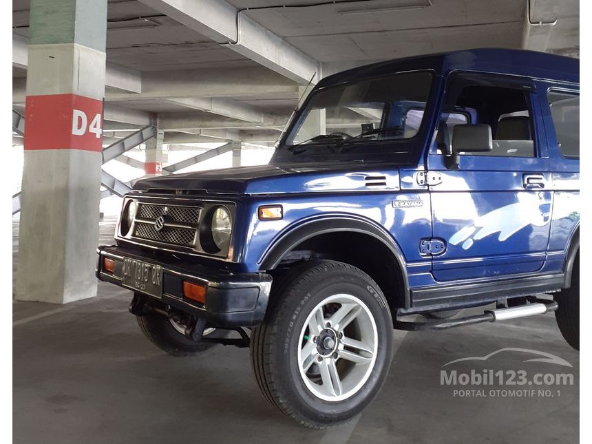 Jual Mobil Suzuki Katana 2001 GX 1.0 di Bali Manual Wagon Biru Rp 65