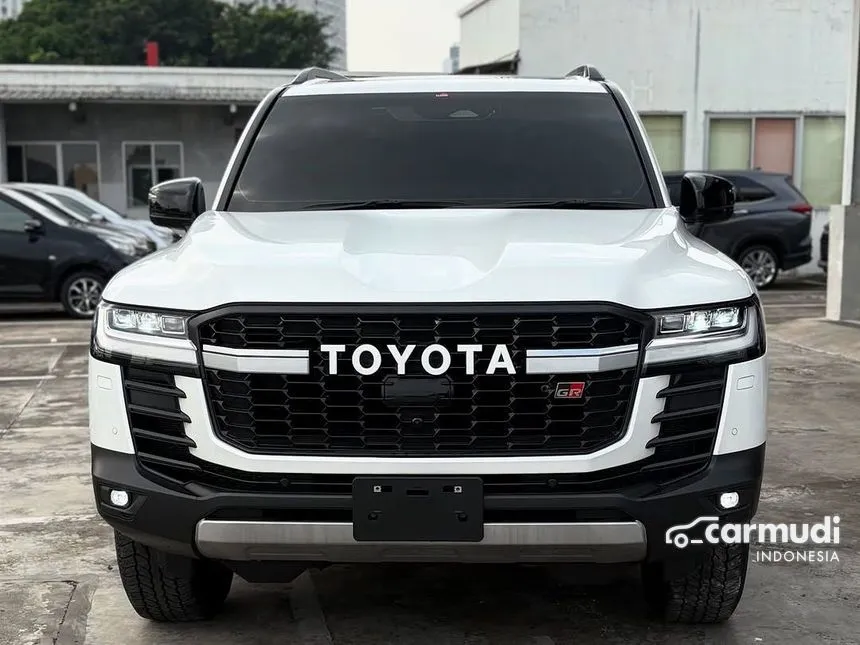2025 Toyota Land Cruiser 300 GR-S 4X4 (Premium Colour) SUV