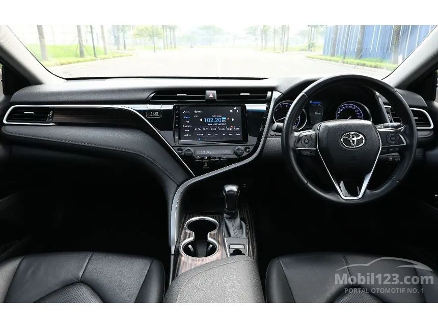 2020 Toyota Camry V Sedan