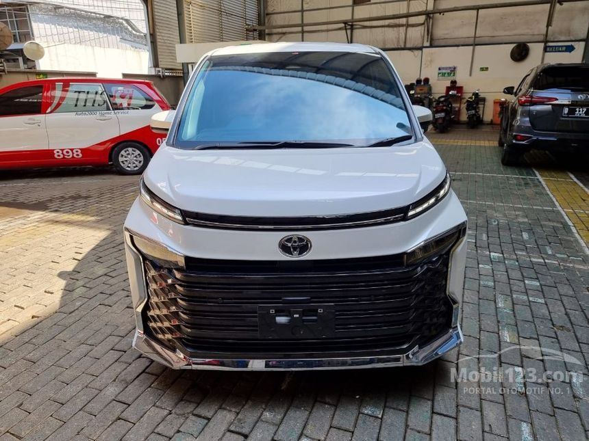 Jual Mobil Toyota Voxy 2025 (Premium Color) 2.0 di DKI Jakarta ...