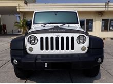 Jeep Wrangler Sport 3600cc AT 2012 Putih Dijamin Murah