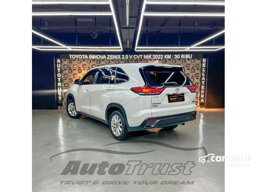 2022 Toyota Kijang Innova Zenix V Wagon