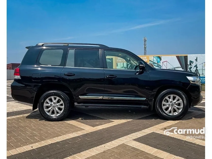 2016 Toyota Land Cruiser Standard Spec E SUV